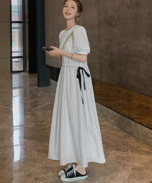 emi+（エミプラス）の「5分袖バックボタンストライプロングワンピース