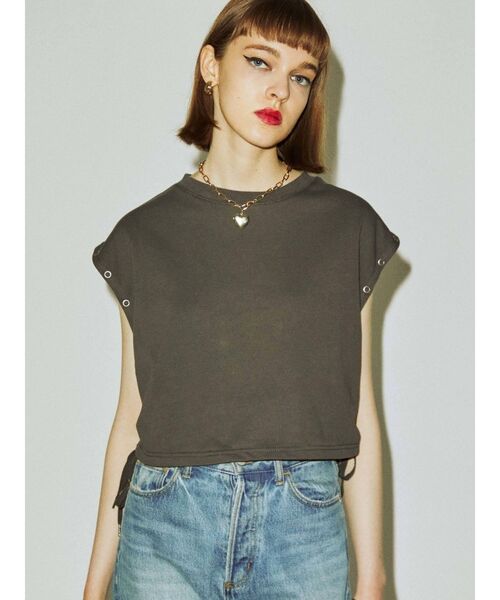 jouetie(ジュエティ)の「クロップドシャーリング2WAYトップス(Tシャツ/カットソー・レディース・オフホワイト/ブラック/ピンク・MEDIUM)」の4枚目の写真