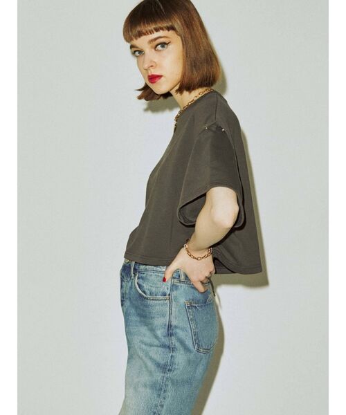 jouetie(ジュエティ)の「クロップドシャーリング2WAYトップス(Tシャツ/カットソー・レディース・オフホワイト/ブラック/ピンク・MEDIUM)」の6枚目の写真