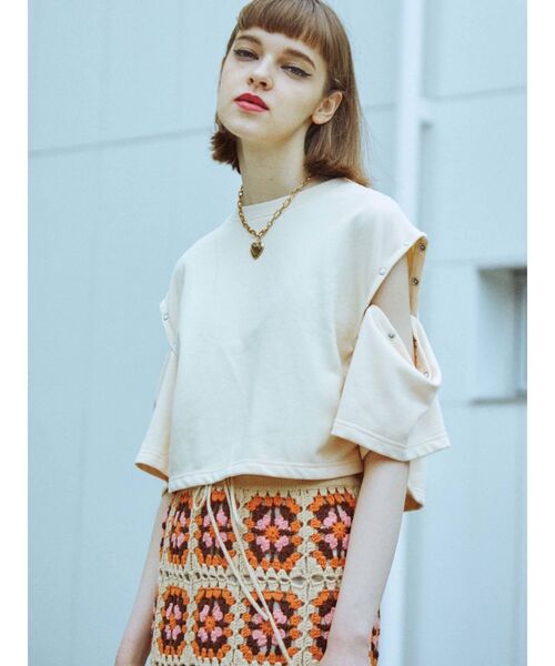 jouetie(ジュエティ)の「クロップドシャーリング2WAYトップス(Tシャツ/カットソー・レディース・オフホワイト/ブラック/ピンク・MEDIUM)」の12枚目の写真