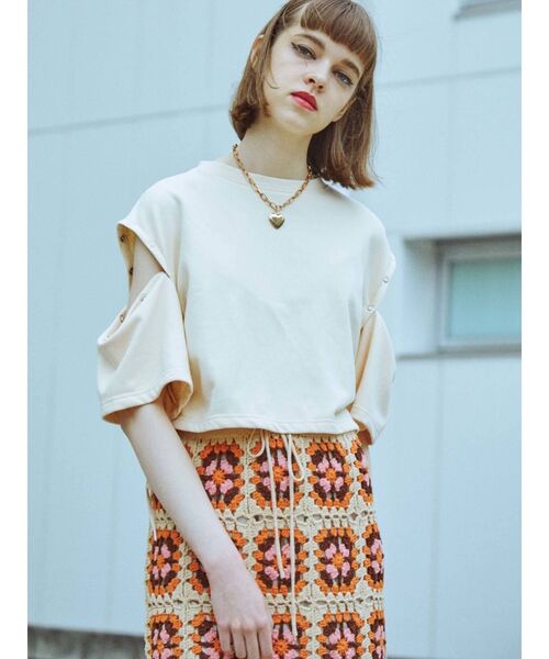 jouetie(ジュエティ)の「クロップドシャーリング2WAYトップス(Tシャツ/カットソー・レディース・オフホワイト/ブラック/ピンク・MEDIUM)」の13枚目の写真