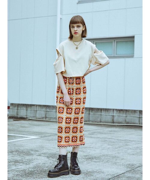 jouetie(ジュエティ)の「クロップドシャーリング2WAYトップス(Tシャツ/カットソー・レディース・オフホワイト/ブラック/ピンク・MEDIUM)」の14枚目の写真