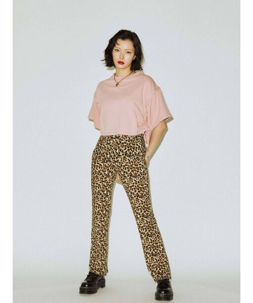 jouetie(ジュエティ)の「クロップドシャーリング2WAYトップス(Tシャツ/カットソー・レディース・オフホワイト/ブラック/ピンク・MEDIUM)」の22枚目の写真