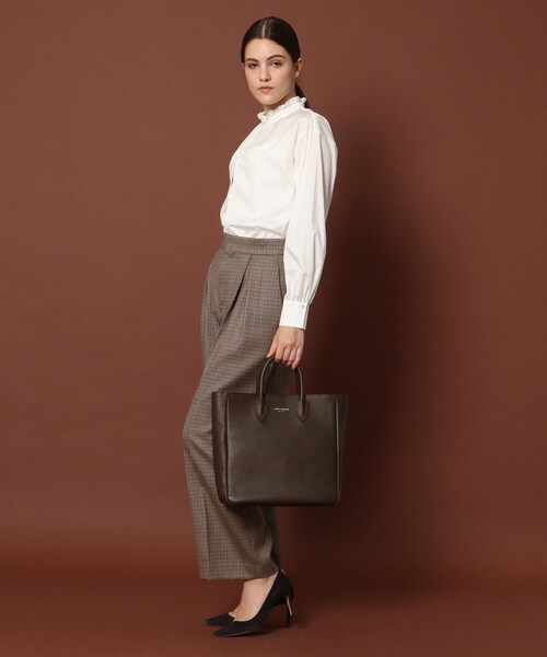 DRESSTERIOR（ドレステリア）の「◆【otonaMUSE11月号掲載】スタンドカラーフリルブラウス（シャツ/ブラウス・レディース・ネイビー/ホワイト系・38/36）」の5枚目の写真