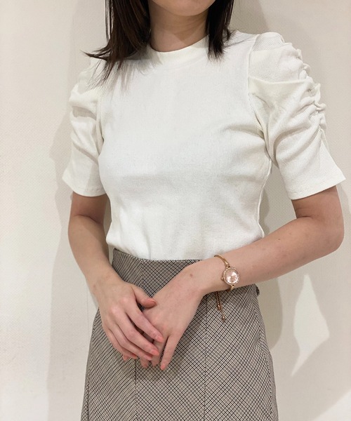 NOMAE(ノーマエ)の「【NOMAE】ギャザースリーブカットソー(Tシャツ/カットソー・レディース・ホワイト/ブラック/ベージュ/パープル・FREE)」の2枚目の写真