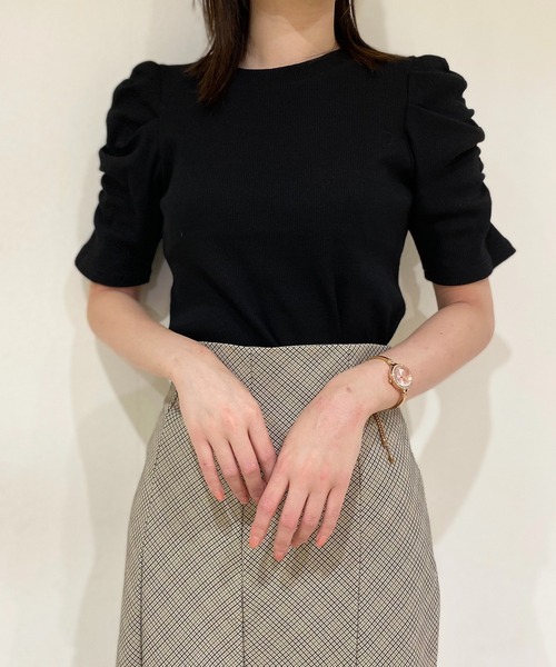 NOMAE(ノーマエ)の「【NOMAE】ギャザースリーブカットソー(Tシャツ/カットソー・レディース・ホワイト/ブラック/ベージュ/パープル・FREE)」の1枚目の写真