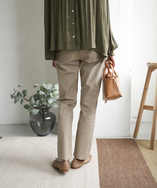 URBAN RESEARCH DOORS(アーバンリサーチドアーズ)の「コットンストレッチ5Pパンツ(その他パンツ・レディース・ベージュ/ナチュラル/グリーン系その他・36/38)」の20枚目の写真