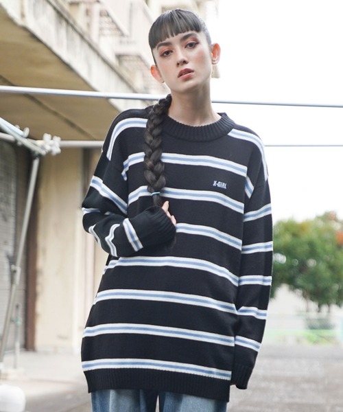 X-girl（エックスガール）の「OVERSIZED KNIT TOP（ニット/セーター・レディース・ライトブルー/ブラック/マルチ・ONE SIZE）」の2枚目の写真