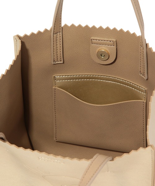 ROPE' PICNIC(ロペピクニック)の「【INIC Coffee×ROPE' PICNIC】メタリックエンボスミドルトートバッグ(トートバッグ・レディース・ゴールド/シルバー・FREE)」の7枚目の写真
