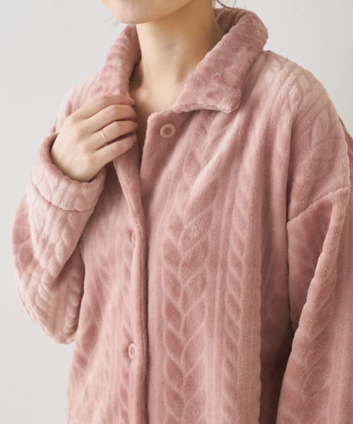 TERRITOIRE（テリトワール）の「LADIES ふんわりシャーリングパジャマ 上下セット（ルームウェア/パジャマ・レディース・チャコールグレー/ピンク/ネイビー/オフホワイト・FREE）」の4枚目の写真