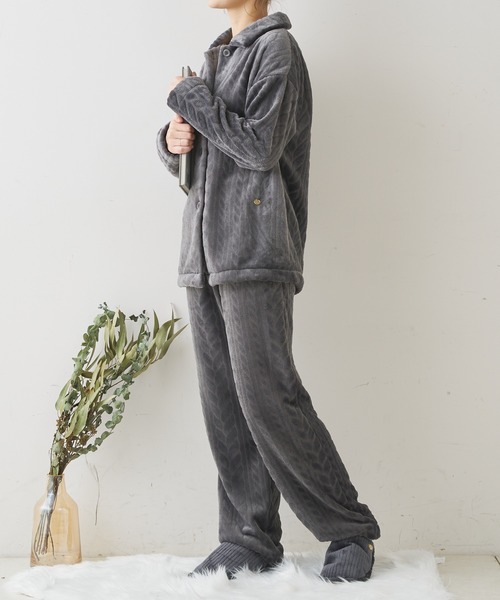 TERRITOIRE（テリトワール）の「LADIES ふんわりシャーリングパジャマ 上下セット（ルームウェア/パジャマ・レディース・チャコールグレー/ピンク/ネイビー/オフホワイト・FREE）」の3枚目の写真