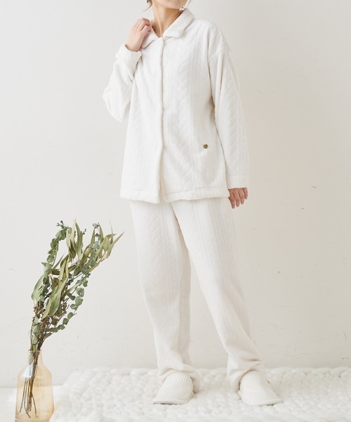 TERRITOIRE（テリトワール）の「LADIES ふんわりシャーリングパジャマ 上下セット（ルームウェア/パジャマ・レディース・チャコールグレー/ピンク/ネイビー/オフホワイト・FREE）」の9枚目の写真