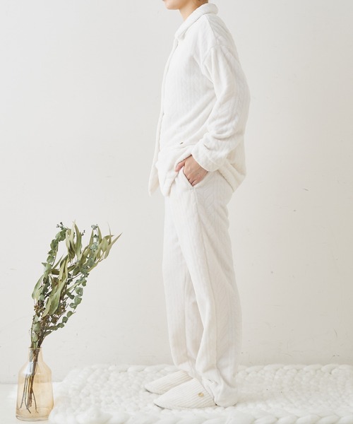 TERRITOIRE（テリトワール）の「LADIES ふんわりシャーリングパジャマ 上下セット（ルームウェア/パジャマ・レディース・チャコールグレー/ピンク/ネイビー/オフホワイト・FREE）」の10枚目の写真