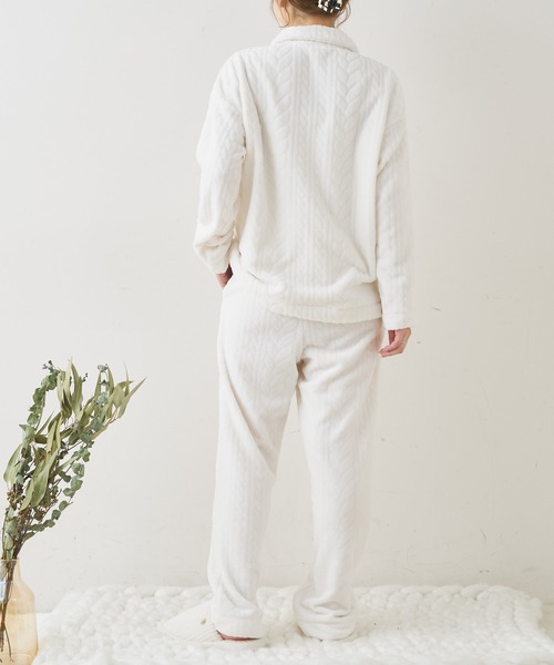 TERRITOIRE（テリトワール）の「LADIES ふんわりシャーリングパジャマ 上下セット（ルームウェア/パジャマ・レディース・チャコールグレー/ピンク/ネイビー/オフホワイト・FREE）」の11枚目の写真