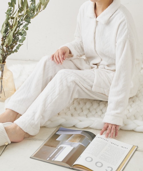 TERRITOIRE（テリトワール）の「LADIES ふんわりシャーリングパジャマ 上下セット（ルームウェア/パジャマ・レディース・チャコールグレー/ピンク/ネイビー/オフホワイト・FREE）」の13枚目の写真