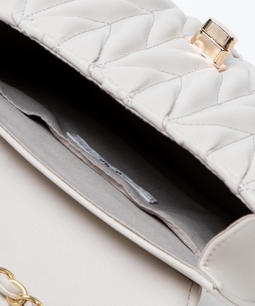 WEGO(ウィゴー)の「WEGO/キルティングショルダーバッグ(ショルダーバッグ・レディース・ブラック/アイボリー・FREE)」の19枚目の写真
