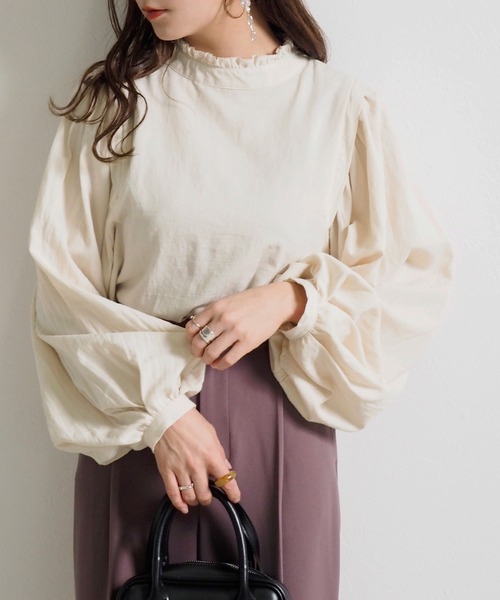 Crisp（クリスプ）の「ボリュームスリーブブラウス（シャツ/ブラウス・レディース・ホワイト/アイボリー・FREE）」の2枚目の写真