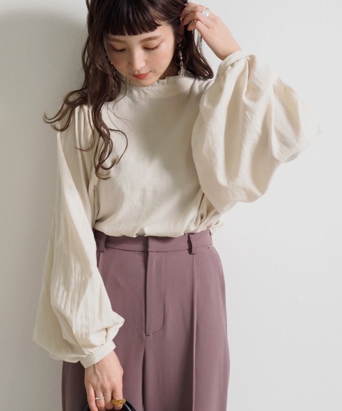 Crisp（クリスプ）の「ボリュームスリーブブラウス（シャツ/ブラウス・レディース・ホワイト/アイボリー・FREE）」の5枚目の写真