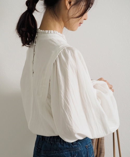 Crisp（クリスプ）の「ボリュームスリーブブラウス（シャツ/ブラウス・レディース・ホワイト/アイボリー・FREE）」の16枚目の写真