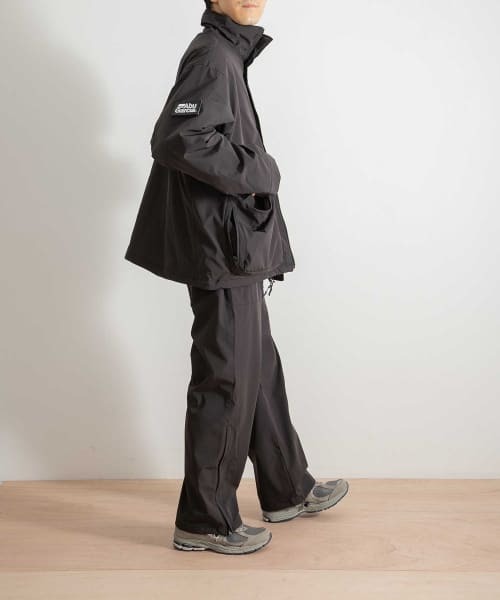 URBAN RESEARCH（アーバンリサーチ）の「Abu Garcia　MILITARY PADDING JACKET（ダウンベスト・メンズ・ブラック/オリーブ・MEDIUM/LARGE）」の6枚目の写真