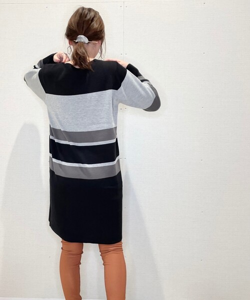 SHOO・LA・RUE（シューラルー）の「◆マルチボーダーニットワンピース（ワンピース・レディース・ブラック系2/ダークブラウン系2/ダークグリーン系2・03/02/04）」の15枚目の写真