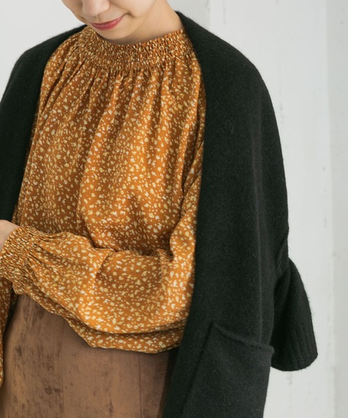 URBAN RESEARCH(アーバンリサーチ)の「ランダムドットシャーリングブラウス(Tシャツ/カットソー・レディース・キャメル/ブラック・FREE)」の4枚目の写真