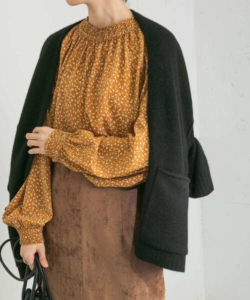 URBAN RESEARCH(アーバンリサーチ)の「ランダムドットシャーリングブラウス(Tシャツ/カットソー・レディース・キャメル/ブラック・FREE)」の5枚目の写真