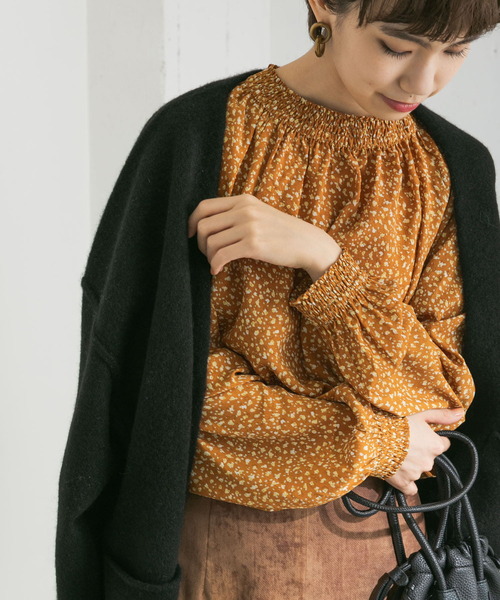 URBAN RESEARCH(アーバンリサーチ)の「ランダムドットシャーリングブラウス(Tシャツ/カットソー・レディース・キャメル/ブラック・FREE)」の6枚目の写真