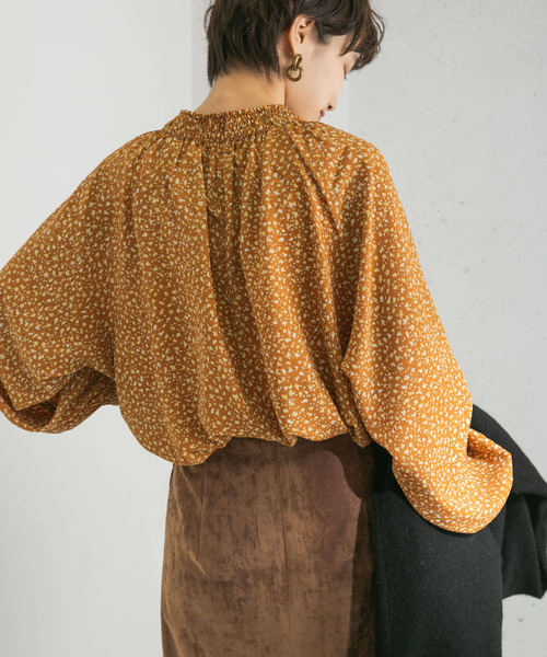 URBAN RESEARCH(アーバンリサーチ)の「ランダムドットシャーリングブラウス(Tシャツ/カットソー・レディース・キャメル/ブラック・FREE)」の10枚目の写真