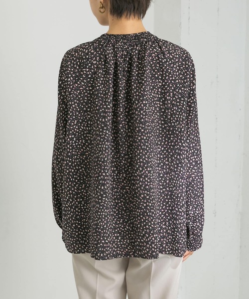 URBAN RESEARCH(アーバンリサーチ)の「ランダムドットシャーリングブラウス(Tシャツ/カットソー・レディース・キャメル/ブラック・FREE)」の21枚目の写真