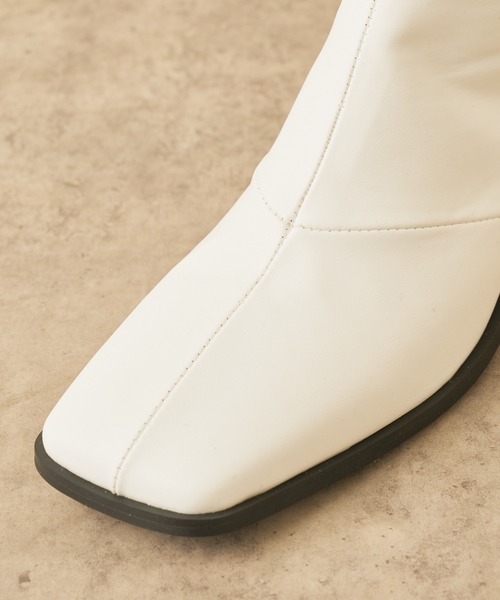 Lui's（ルイス）の「切替ステッチスクエアトゥショートブーツ（ブーツ・レディース・ホワイト/ブラック・23.5cm/24.5cm）」の9枚目の写真