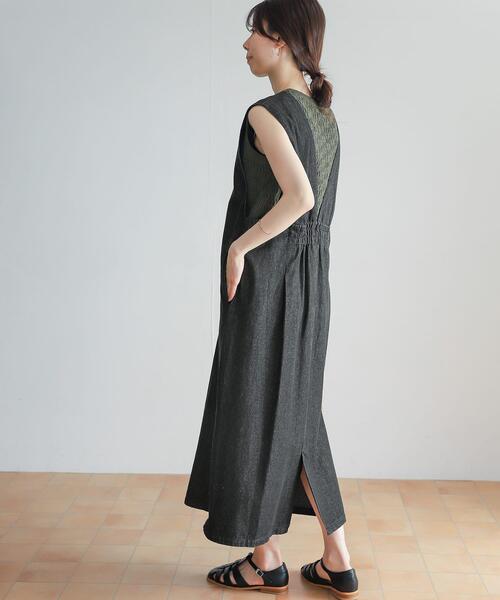 URBAN RESEARCH DOORS（アーバンリサーチドアーズ）の「デニムジャンパースカート（ワンピース・レディース・インディゴブルー/ホワイト系その他/ブラック/ブルー系その他・1/0）」の20枚目の写真