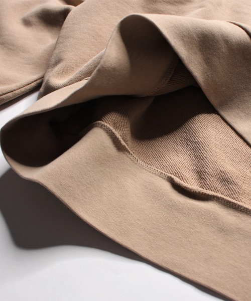 AVIREX(アヴィレックス)の「【直営店限定】ピグメント ラグラン スウェット / PIGMENT RAGLAN SWEAT / アヴィレックス / AVIREX(スウェット・メンズ・チャコールグレー/ベージュ・MEDIUM/LARGE/X-LARGE)」の3枚目の写真