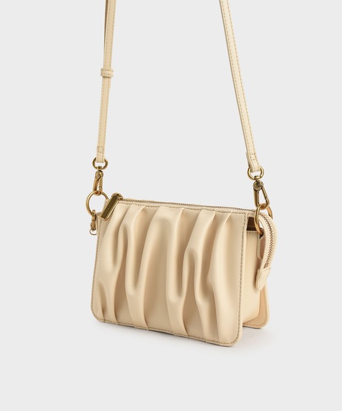 CHARLES & KEITH(チャールズ & キース)の「ルーシュド ビーズハンドルショルダーバッグ / Ruched Bead-Handle Shoulder Bag(ショルダーバッグ・レディース・ブラック/ベージュ・S)」の11枚目の写真