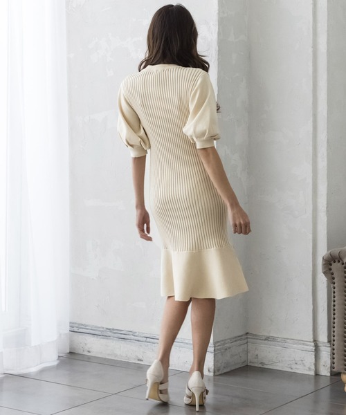 Julia Boutique（ジュリアブティック）の「ミディアム丈・バルーン五分袖マーメイドニットワンピース/22000（ワンピース・レディース・ベージュ/ブラック/グレイッシュベージュ/ミント/アイボリー/ピンク・MEDIUM）」の17枚目の写真