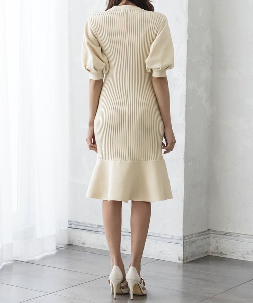 Julia Boutique（ジュリアブティック）の「ミディアム丈・バルーン五分袖マーメイドニットワンピース/22000（ワンピース・レディース・ベージュ/ブラック/グレイッシュベージュ/ミント/アイボリー/ピンク・MEDIUM）」の11枚目の写真