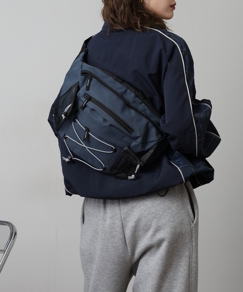 SHELTER 大きめウエスト ショルダーバッグにもなる3WAYタイプ（ボディ