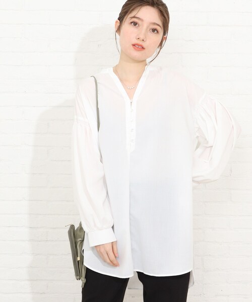 SHOO・LA・RUE(シューラルー)の「◆多ボタンチュニックブラウス(シャツ/ブラウス・レディース・ピンク/ホワイト系/ライトグレー系2/グリーン系/ブルー系2・00)」の2枚目の写真