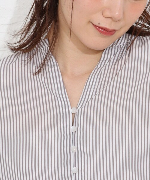 SHOO・LA・RUE(シューラルー)の「◆多ボタンチュニックブラウス(シャツ/ブラウス・レディース・ピンク/ホワイト系/ライトグレー系2/グリーン系/ブルー系2・00)」の10枚目の写真