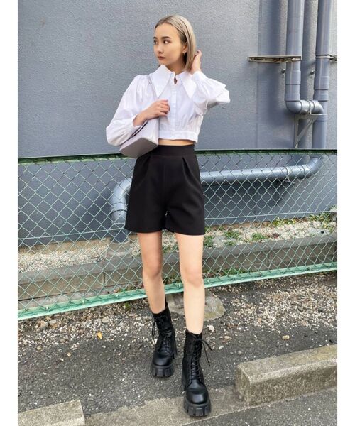 EMODA(エモダ)の「ビッグカラークロップシャツトップ(シャツ/ブラウス・レディース・ホワイト/ブラック/ベージュ・FREE)」の6枚目の写真