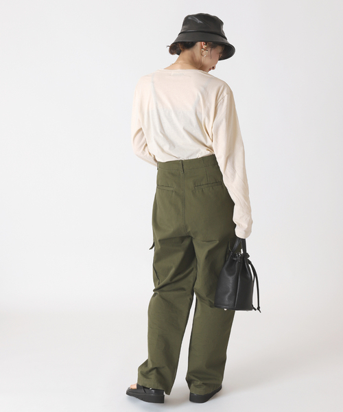 B.C STOCK(ベーセーストック)の「シアー ロング スリーブ TEE(Tシャツ/カットソー・レディース・ブラック/オレンジ/ブルー/アイボリー・FREE)」の7枚目の写真