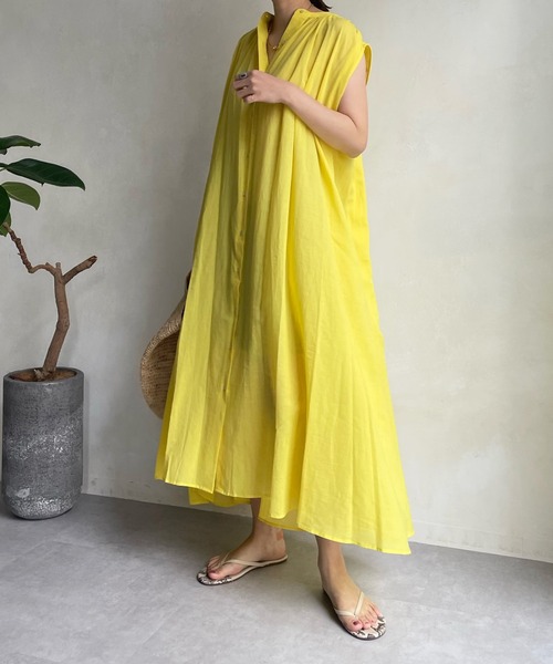 DouDou(ドゥドゥ)の「【WEB限定】 バックギャザーコットンボイルワンピース(ワンピース・レディース・ブラック/ホワイト/イエロー・FREE)」の4枚目の写真