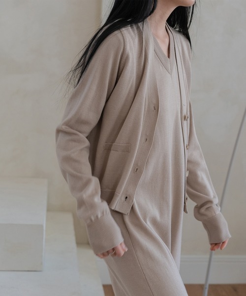 MUYMONA(ムイモナ)の「V-neck pale tone cardigan mmw22s006【MUYMONA】【2022SS】(カーディガン/ボレロ・レディース・ベージュ/ミント/グレー・FREE)」の2枚目の写真