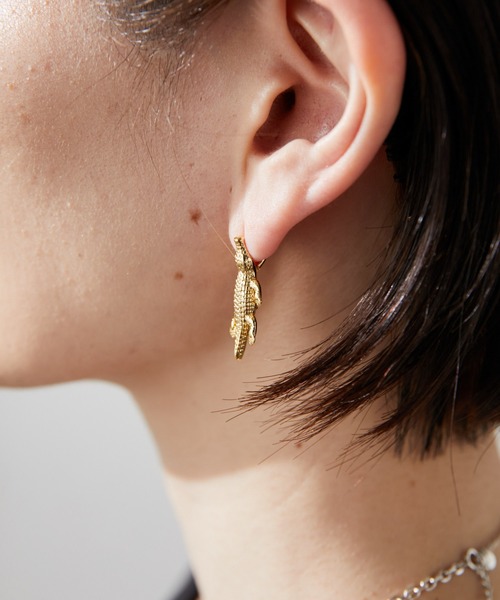 ear PAPILLONNER（イアパピヨネ）の「ワニパニックピアス