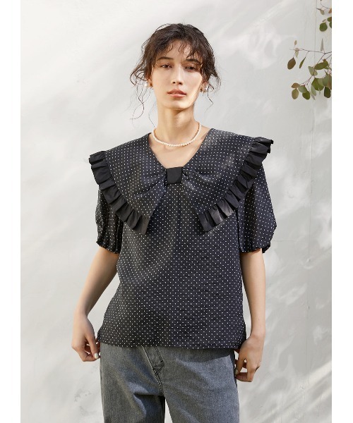 COEL（コエル）の「ドットビッグカラーフリルブラウス（Tシャツ 