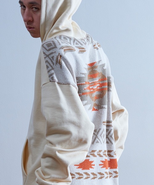 Universal Style Wear（ユニバーサルスタイルウェア）の「Universal Style Wear ナバホ ジャカード パーカー（パーカー・メンズ・チャコールグレー/オフホワイト/カーキ/ブラック・MEDIUM/X-LARGE/LARGE）」の18枚目の写真