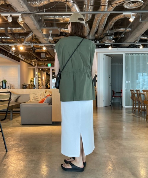 LOWRYS FARM(ローリーズファーム)の「ミリタリーベスト 297640(ミリタリージャケット・レディース・ブラック/カーキ/アイボリー・FREE)」の9枚目の写真