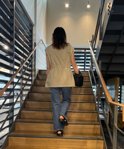 LOWRYS FARM(ローリーズファーム)の「ミリタリーベスト 297640(ミリタリージャケット・レディース・ブラック/カーキ/アイボリー・FREE)」の5枚目の写真