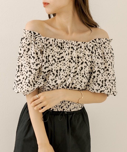 OLIVE des OLIVE(オリーブデオリーブ)の「オフショルブラウス(シャツ/ブラウス・レディース・ブラック/オフホワイト/サックスブルー/アイボリー・FREE)」の5枚目の写真