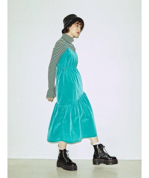 jouetie(ジュエティ)の「ナイロンジャンパースカート(ジャンパースカート・レディース・パープル/ブルー/ピンク/ブラック・MEDIUM)」の12枚目の写真